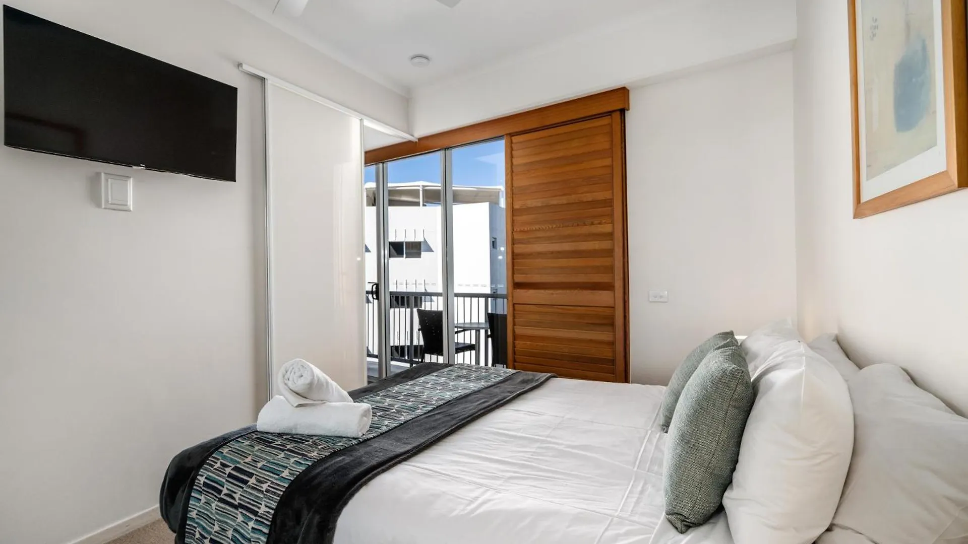 Rolling Surf Resort Калаундра 4*,  Австралия