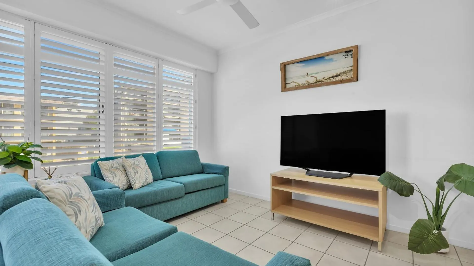 Rolling Surf Resort Калаундра