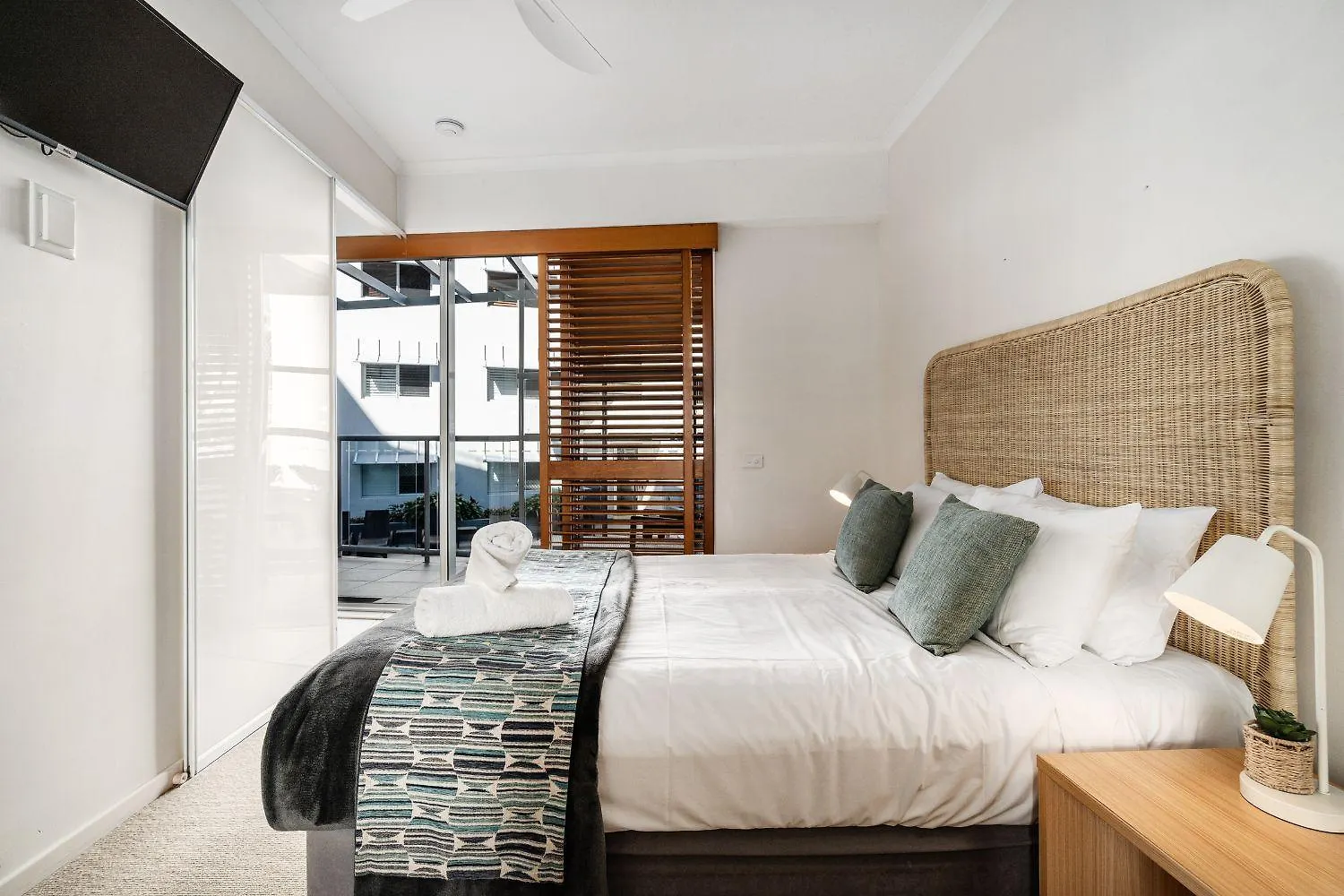 Rolling Surf Resort Caloundra