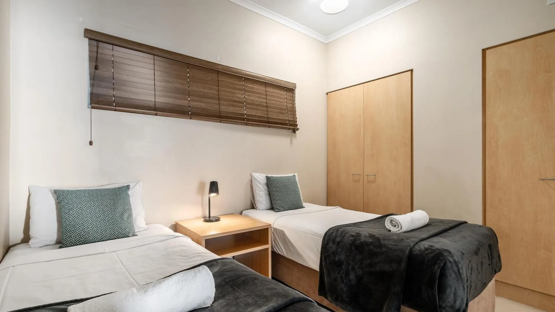 Rolling Surf Resort Caloundra
