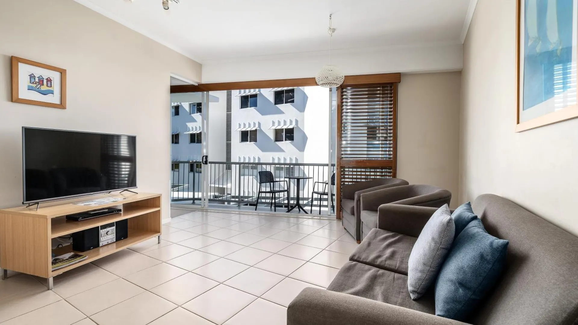 Rolling Surf Resort Caloundra