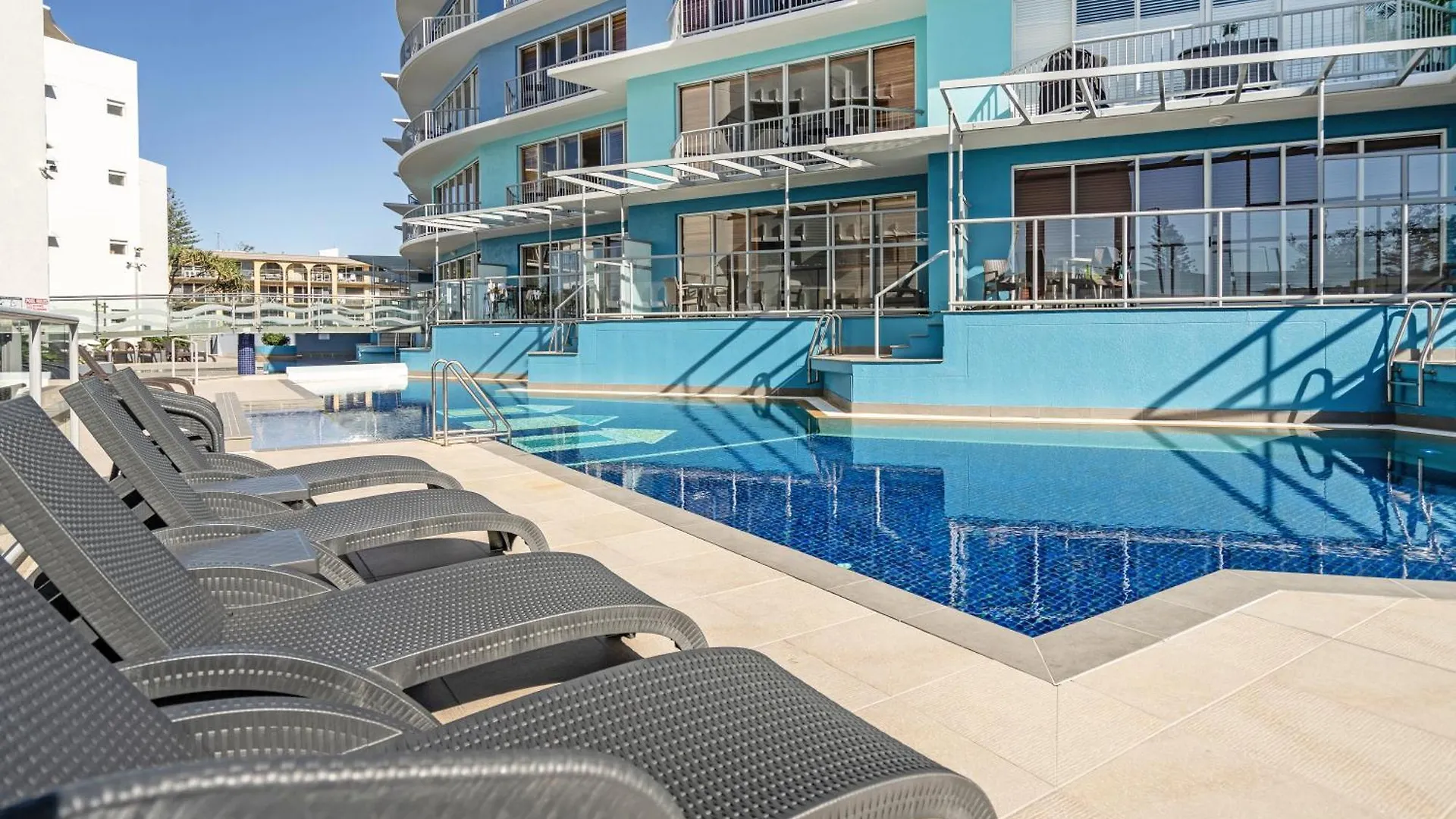 Rolling Surf Resort Caloundra